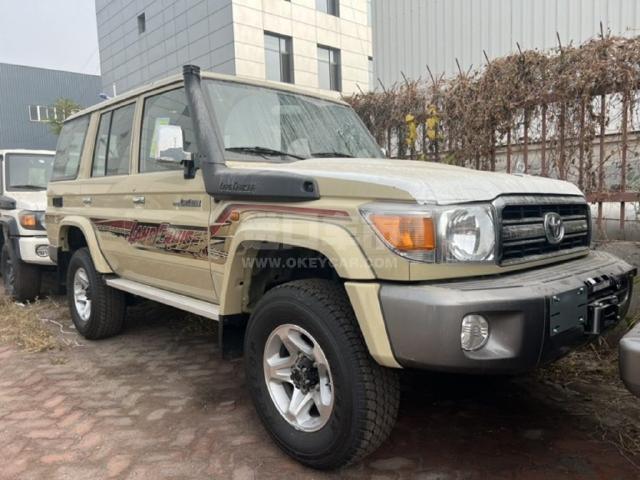 中东版2023款 丰田酷路泽lc76 4.0l lc76 汽油 丝绒 铝轮 绞盘 涉水