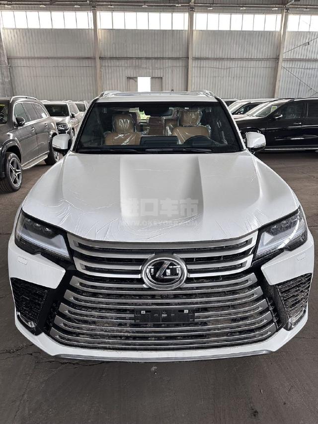 中东版2023款 雷克萨斯lx500d 3.3t 7座