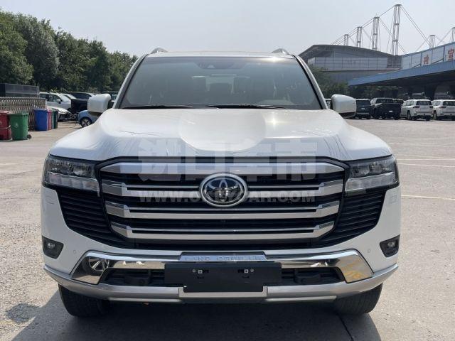 中东版2023款 丰田酷路泽4000 4.0l gx-r 八气 18轮