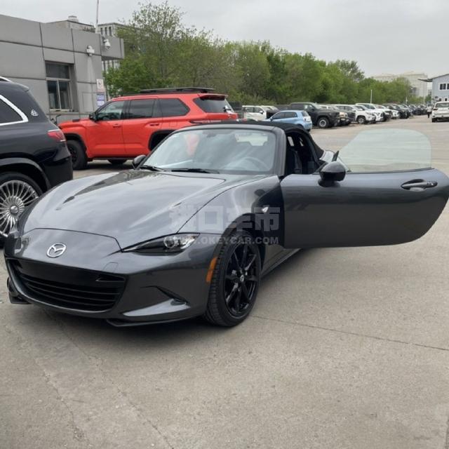 墨版2023款 马自达mx-5 2.0l 手动 软顶敞篷