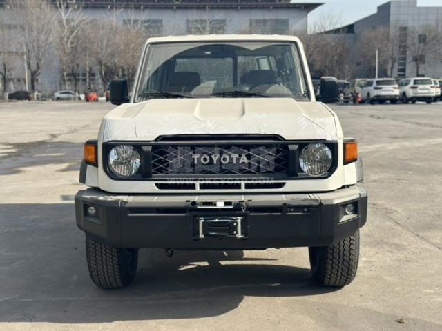 中东版2024款 丰田酷路泽70系列 4.0l lc76 手动 汽油