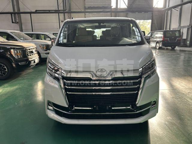 中东版2023款 丰田格兰维亚 2.8t 柴油 premium高级版