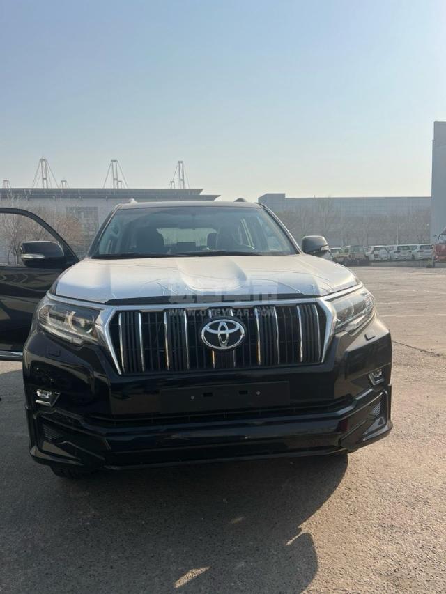 中东版2023款 丰田霸道4000 4.0l tx-l 两气 外挂 天窗