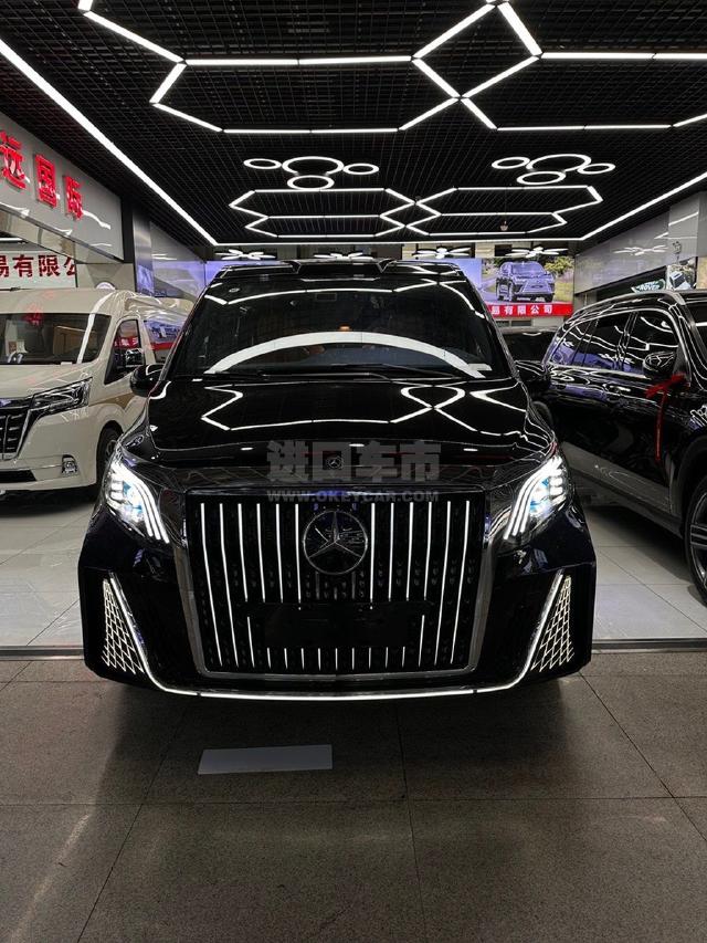 中规2023款 奔驰威霆 2.0t 精英版 8座